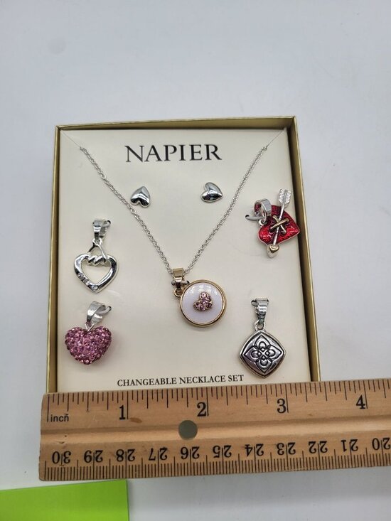 Napier 5 Charm Pendant Necklace Earrings Set Hearts Silver Tone Valentine Love - Picture 5 of 5